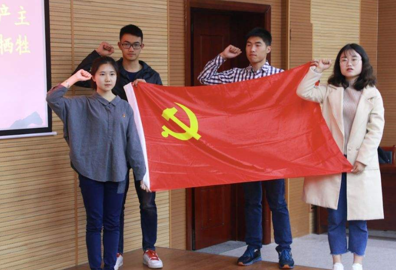 上大学就交“入党申请书”，多久能成为党员，看看辅导员怎么说