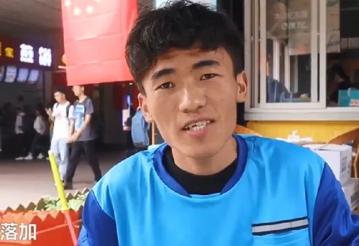 西安一大学生兼职两年送万单外卖，每天6点起床学习保研西电