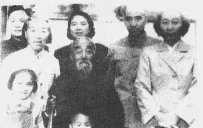 十大元帅的父亲是何身份：林彪的父亲经营布厂，贺龙的父亲是烈士