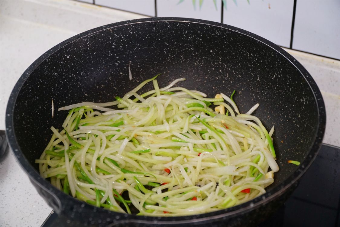 蘿卜絲,蘿卜絲鯽魚湯的做法