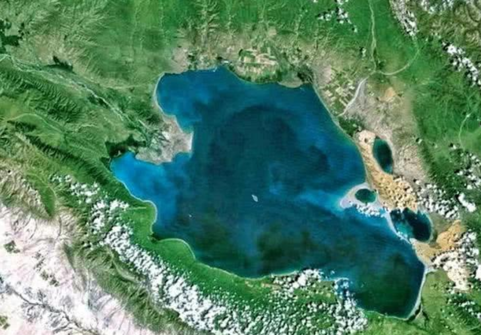 我国最大的淡水湖,我国最大的淡水湖鄱阳湖位于哪里