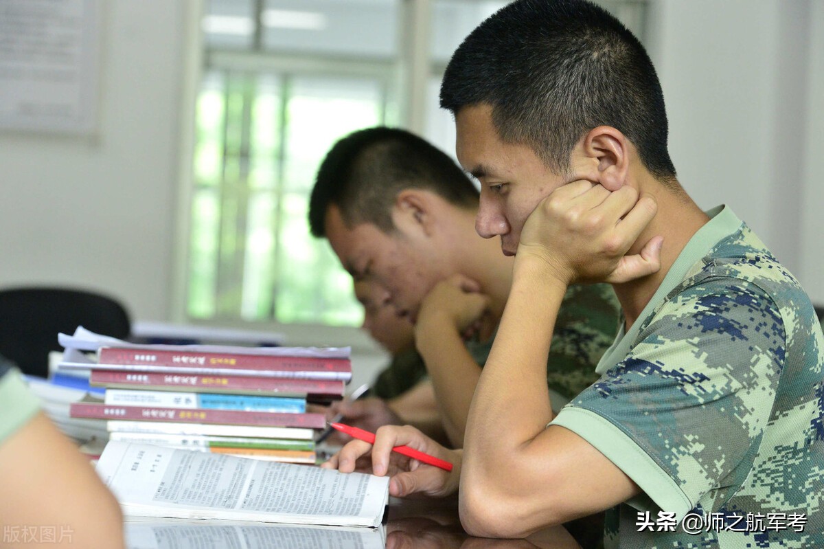 在部队考士官学校考什么科目？难度大不大？
