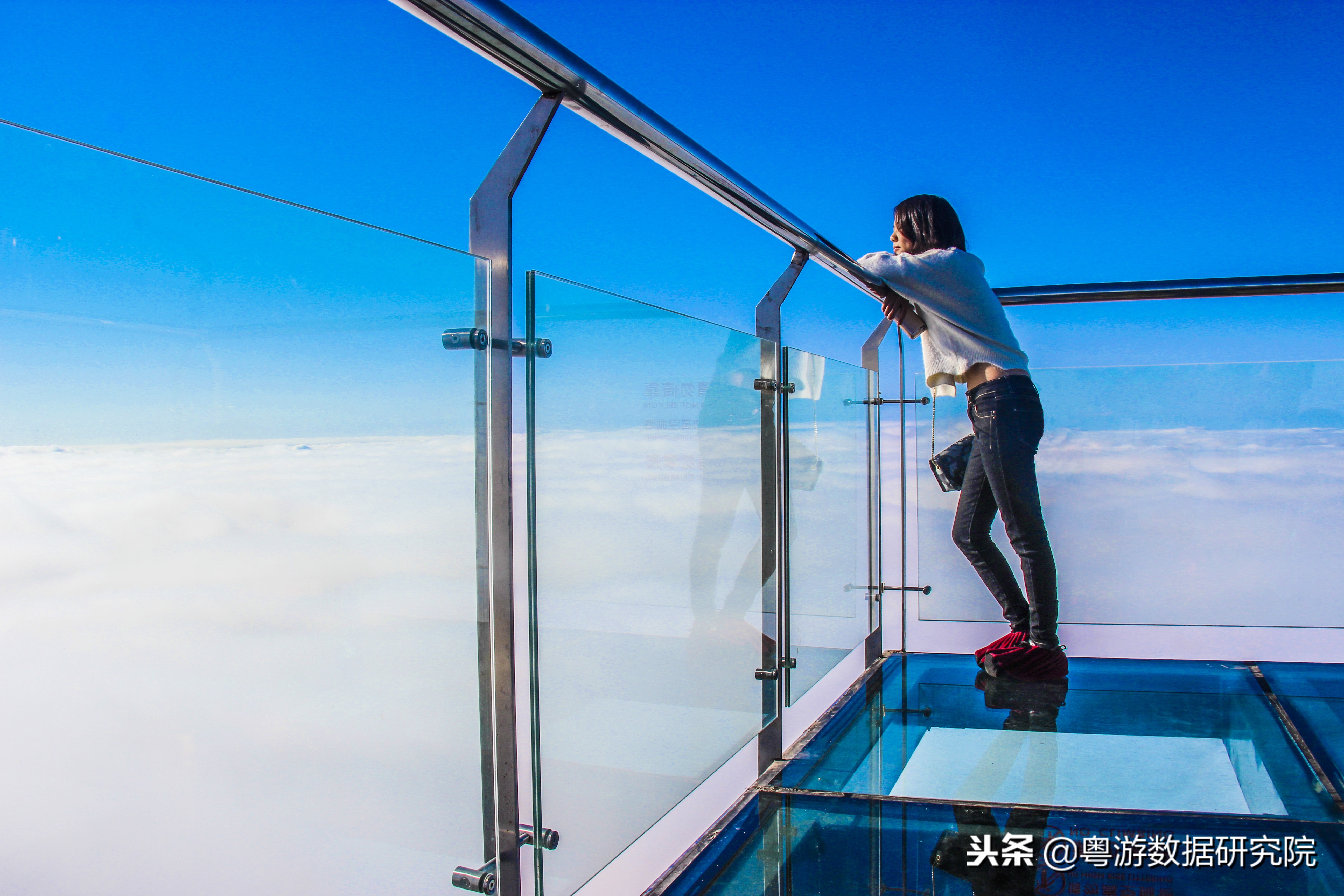 "悬浮"半空中没人不发抖,广东9大玻璃桥景点,敢挑战吗?