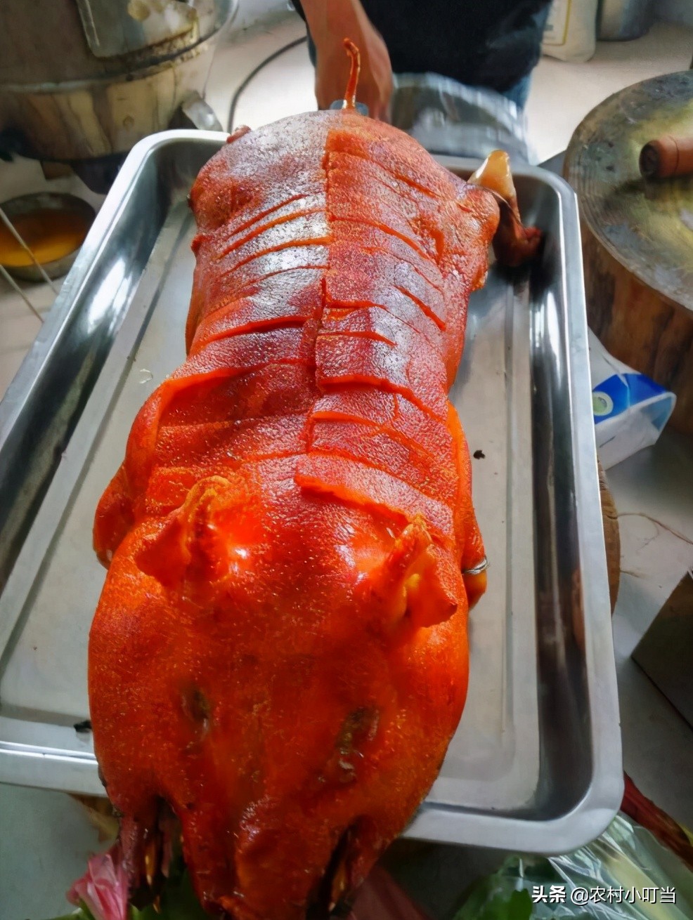 舌尖上的中国——粤菜十大名菜之五《明炉烤乳猪》