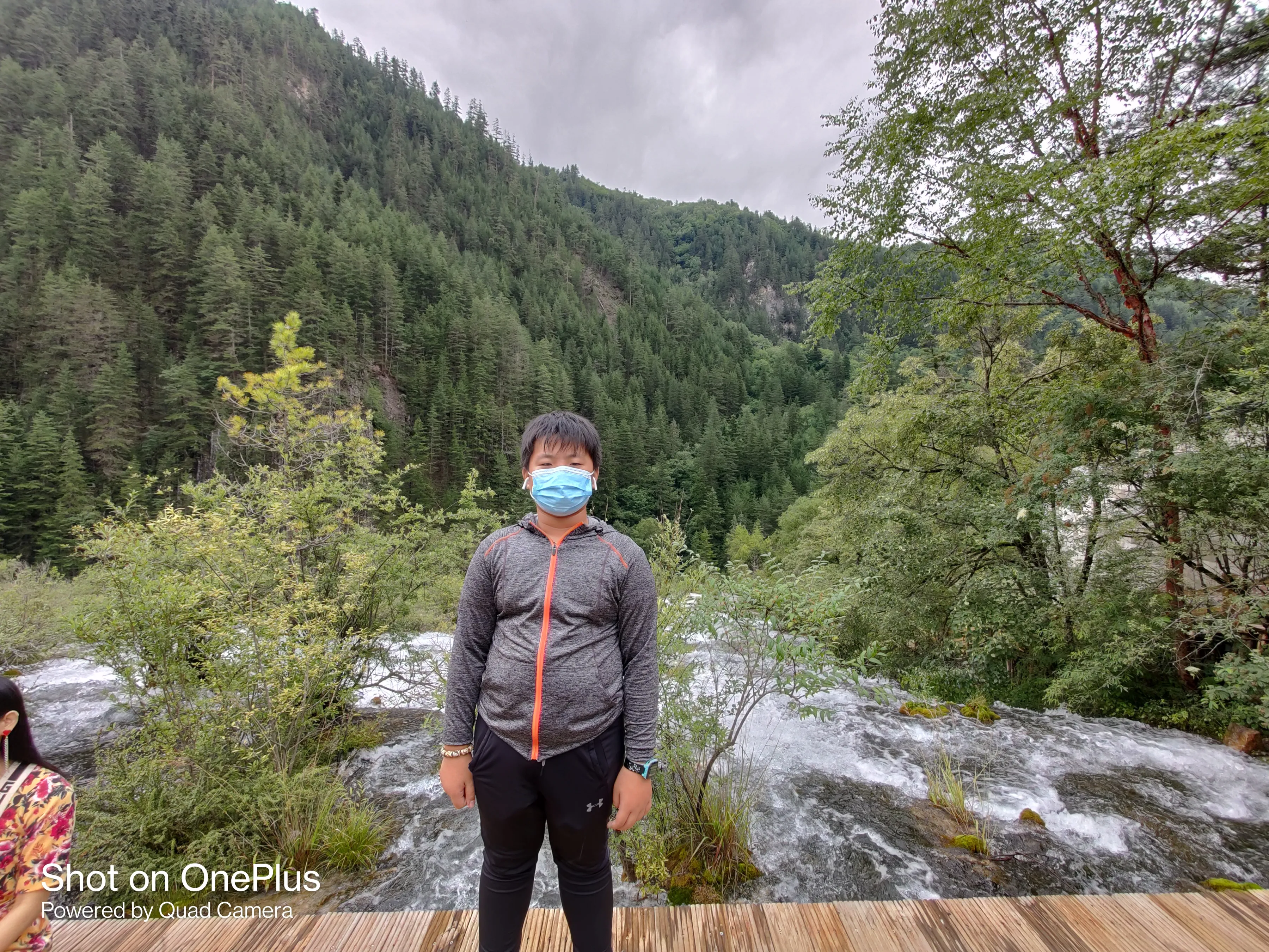 深圳去九寨沟旅游(深圳自驾九寨沟8日游（深-重庆-成都-都江堰-乐山-九寨沟-返深）)