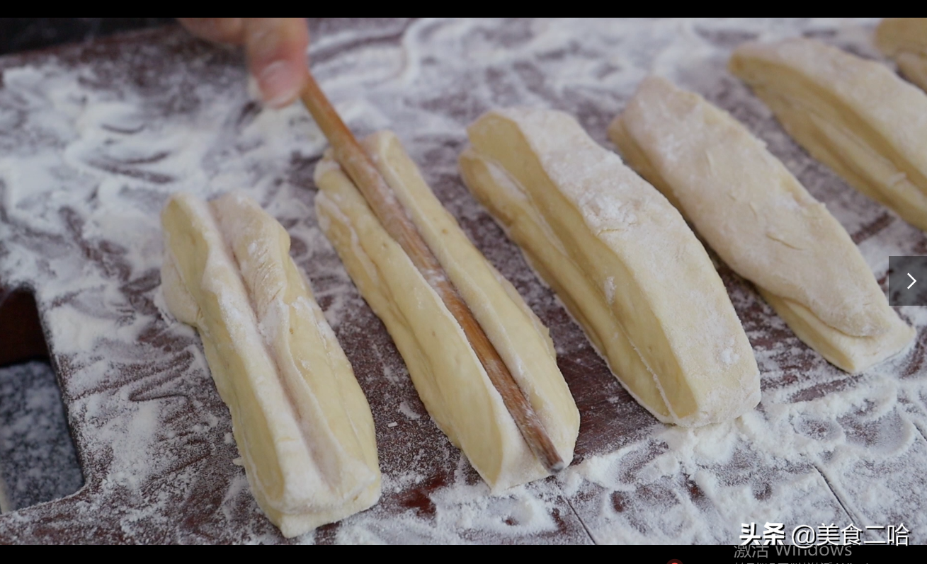 炸油条诀窍：从配方到手法全部详细讲解，保证炸出脆皮空心油条