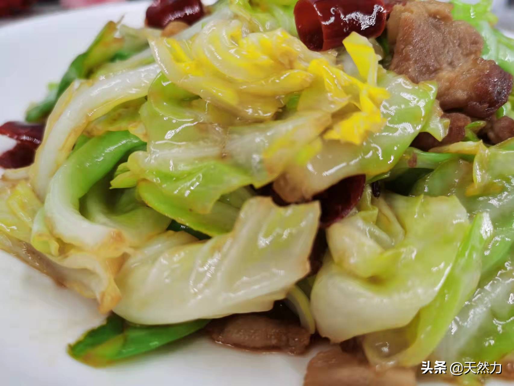 炝炒手撕包菜的做法（手撕包菜详细的做法技巧）