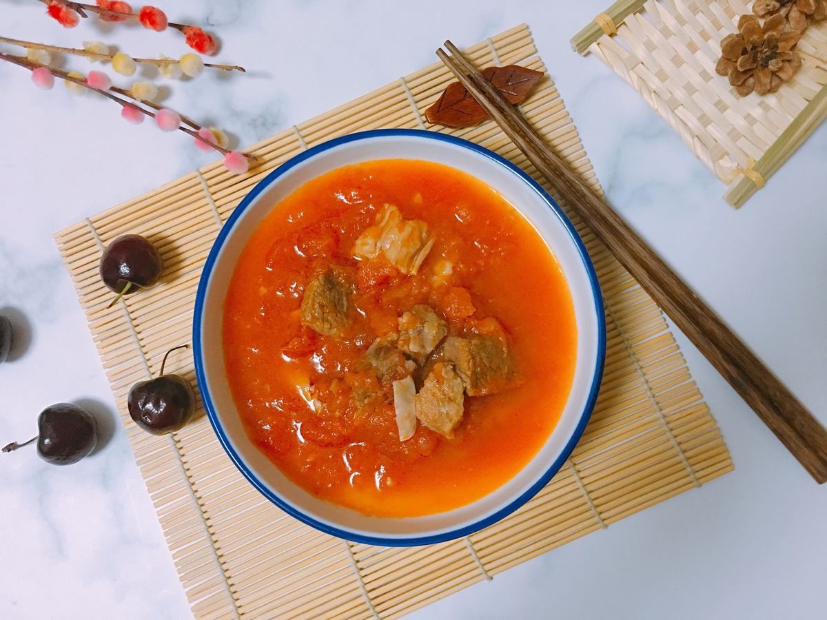 牛肉燉柿子的做法,