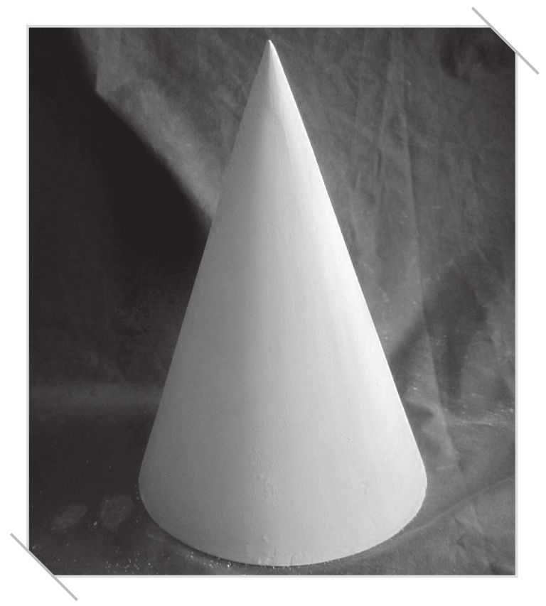 讲解结构素描的概念,接着分析了立方体,球体,圆柱体,圆锥体等基本石膏