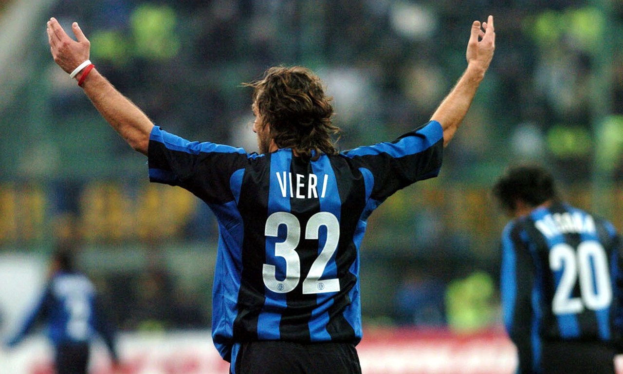 在国米时期的中锋维耶里大杀四方这一年,他令人惊讶地在马竞出场24次