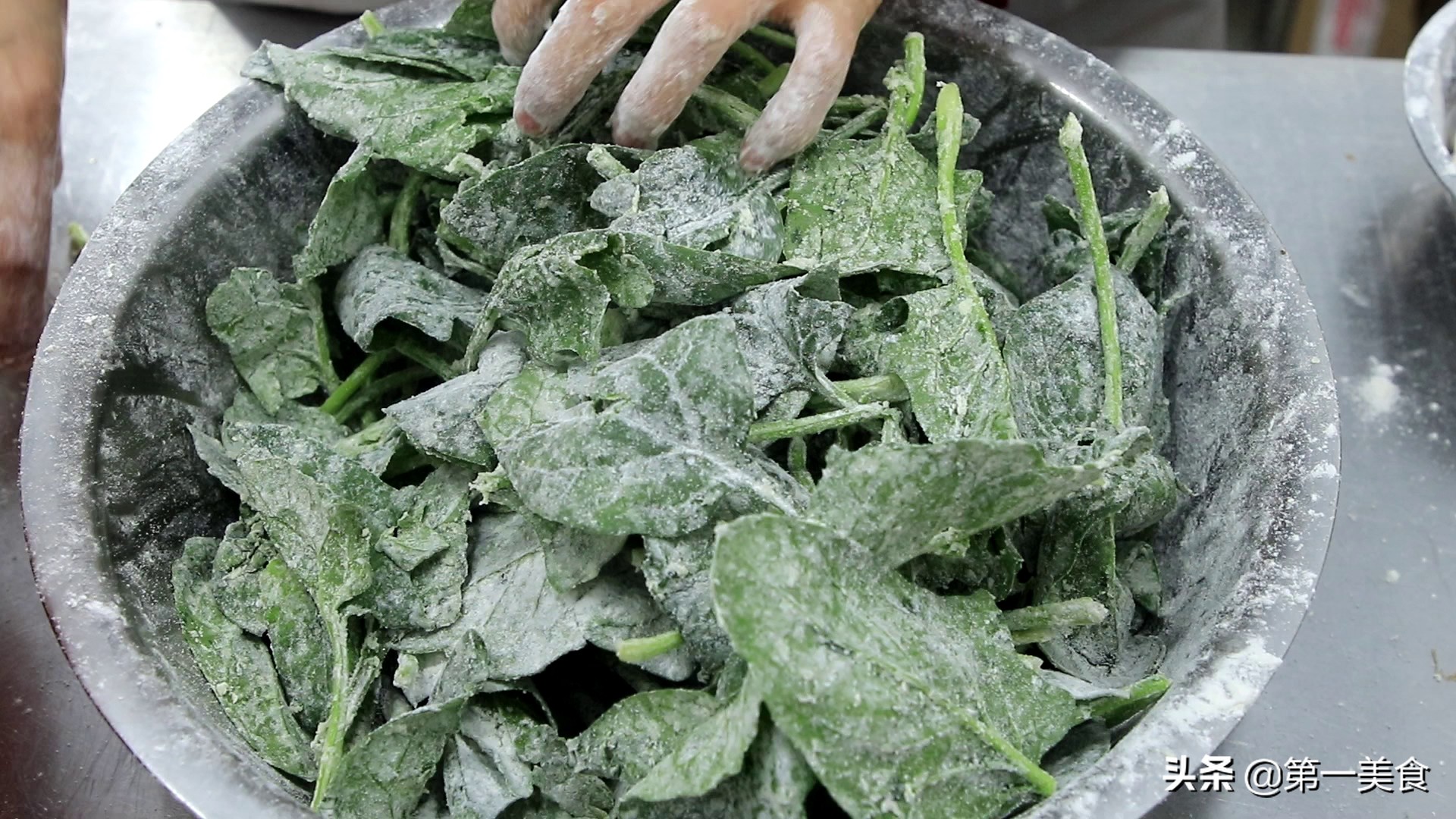 蒸菠菜的做法（教你蒸菜不沱不粘又好吃的正确方法）