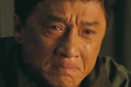 它是成龙难得的巨作，却遭禁播，原因：电影内容太过反应真实社会