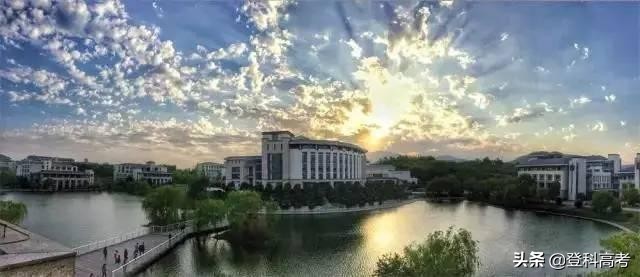 这五所大学综合排名不高，却是业内“黄埔”