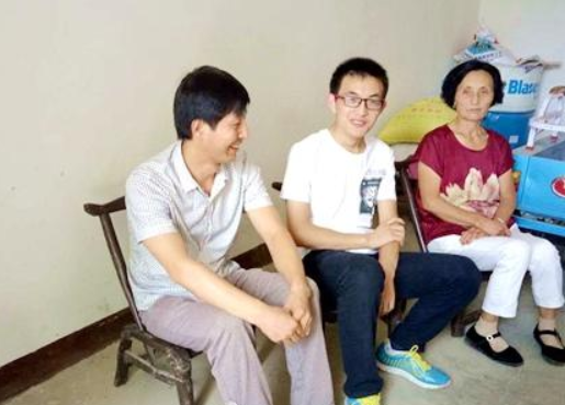 父亲重病，负债累累，瘦弱少年扛起一个家，历经坎坷终圆梦清华