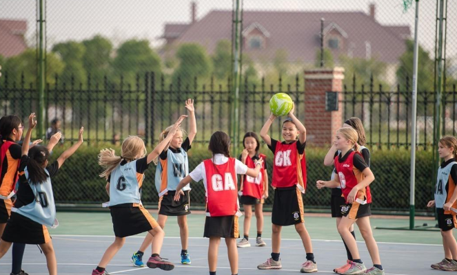 上海一所私立学校，每年学费高达98万，家长却挤破头想让孩子上