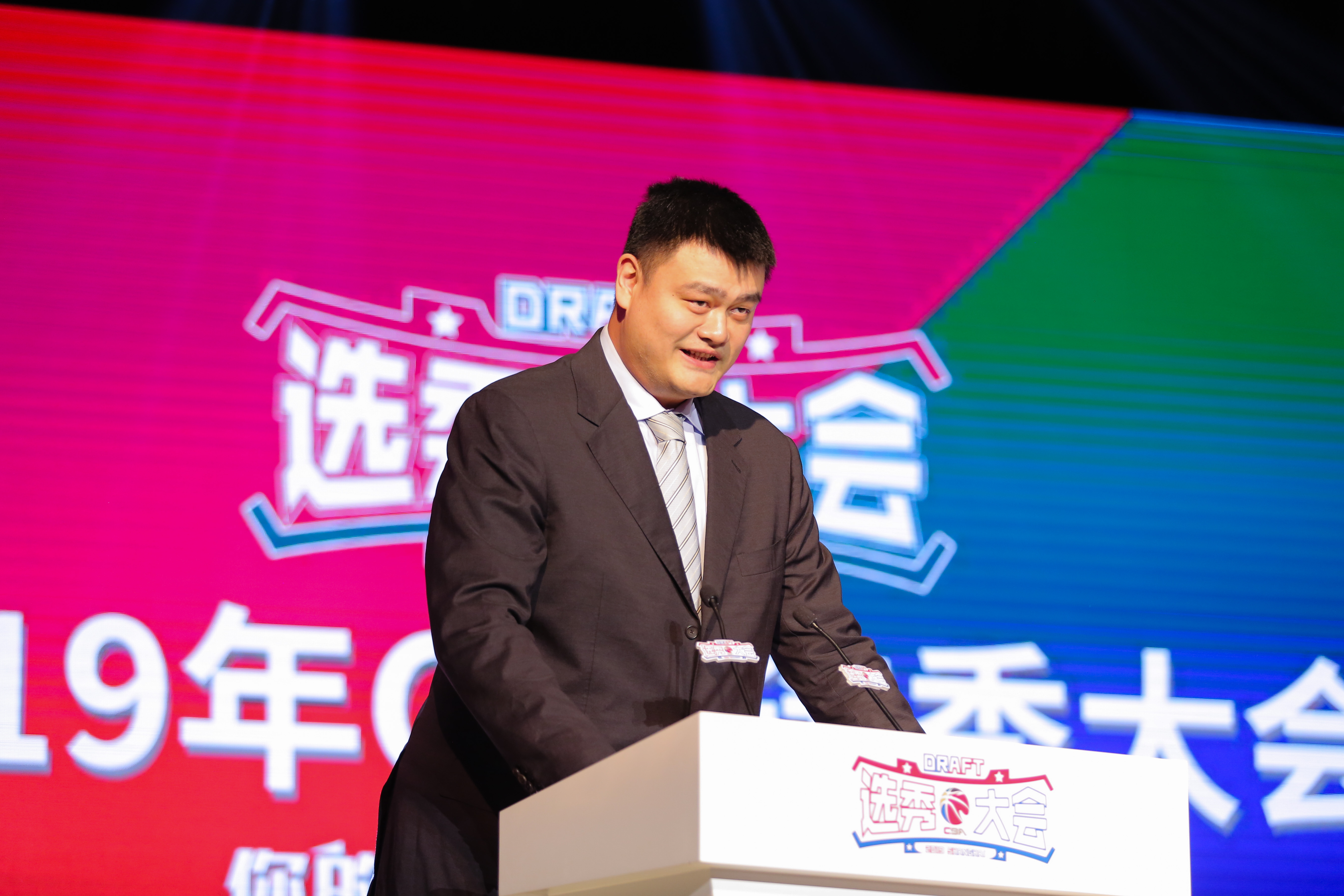 哪个软件可以看cba选秀（百视通直击CBA选秀大会，王少杰最终当选CBA新状元秀）