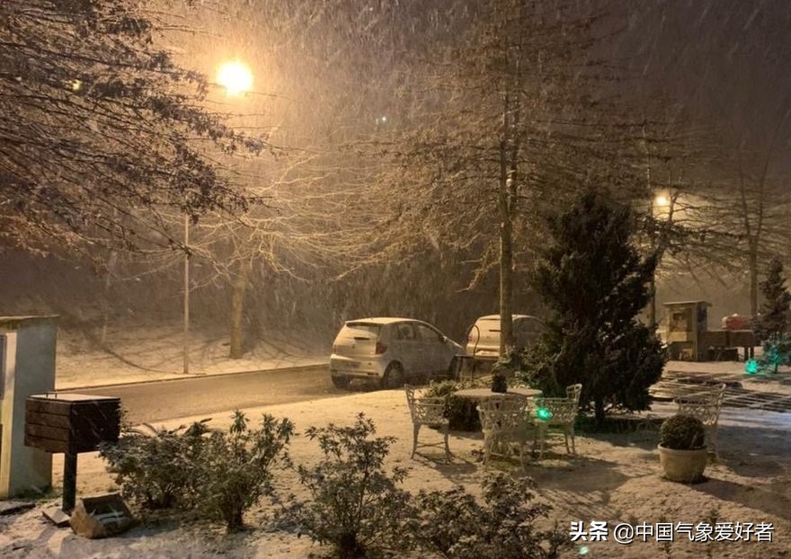 为什么巴西现在是冬天(气候确实不正常？巴西罕见寒潮暴风雪来袭，网友：六十年没见过)