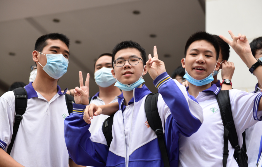 高考各省报名人数出炉，1078万考生同台竞争，400多分能上本科吗