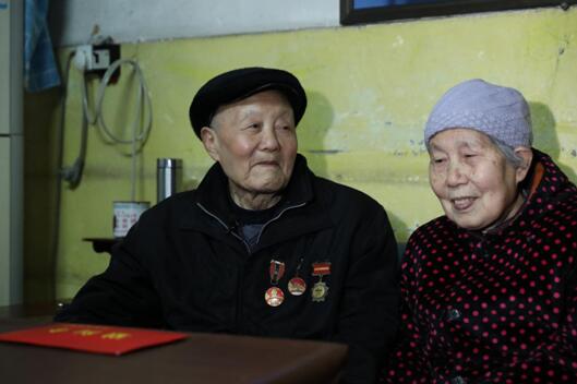 深藏功名的张富清：行军途中听到新中国成立喜讯