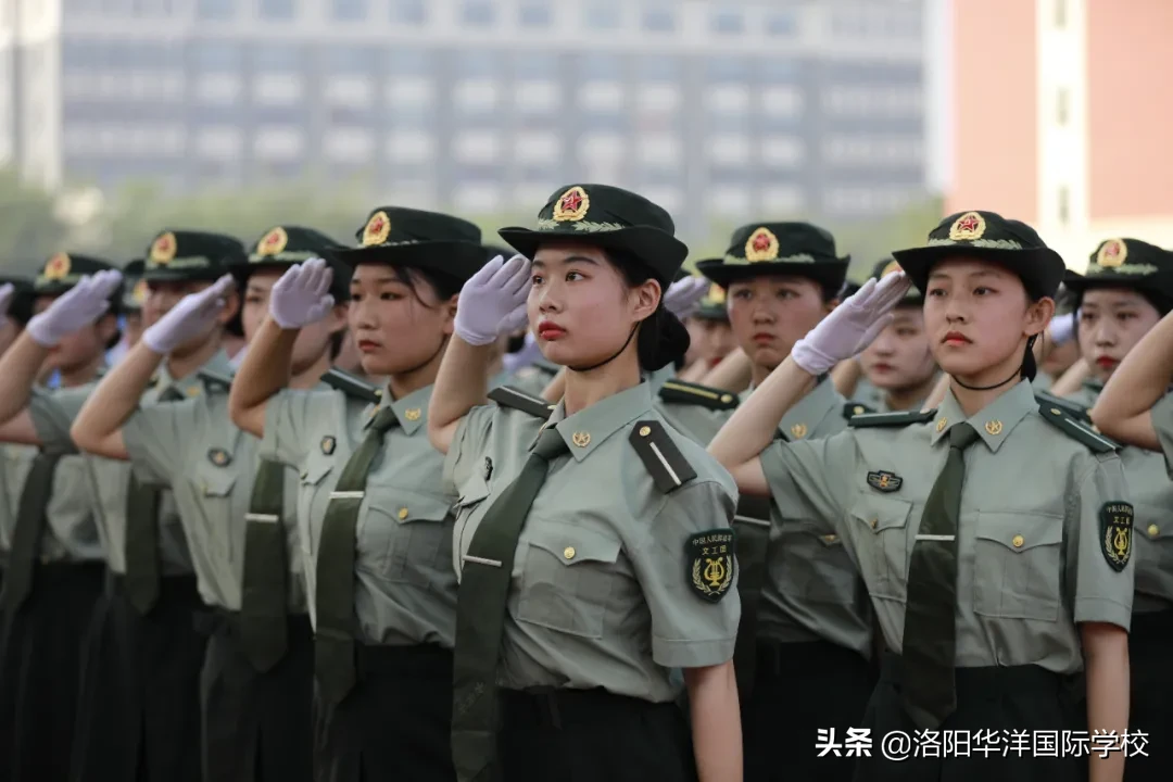 磨砺青春铸军魂 飒爽英姿展风采