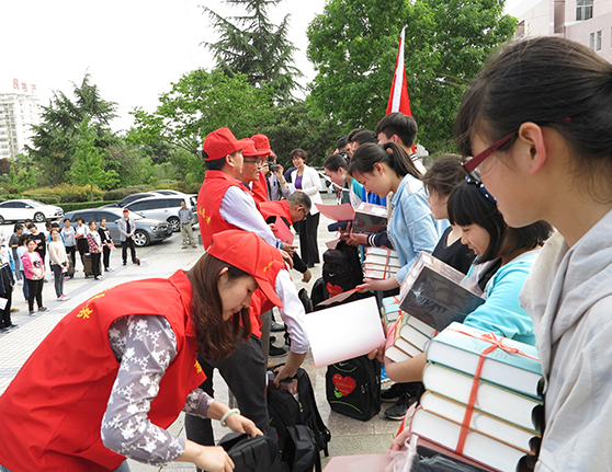 大学生入党决定权在谁手上？这两个人至关重要，别等毕业了才知道