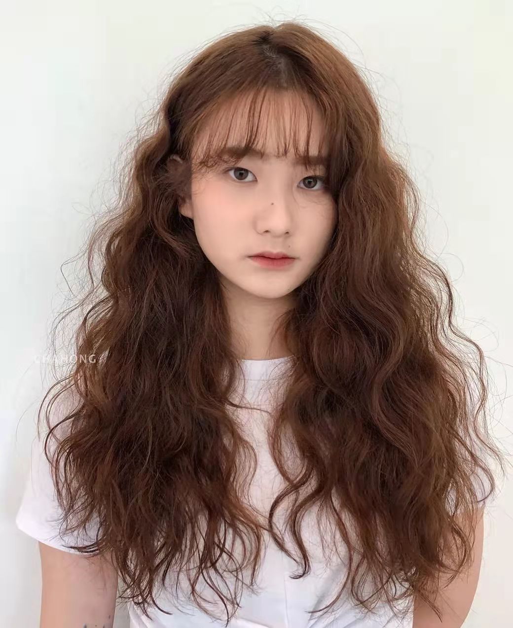 圆脸的女生怎么烫发显脸小？试试这六款卷发，时髦洋气又有品位