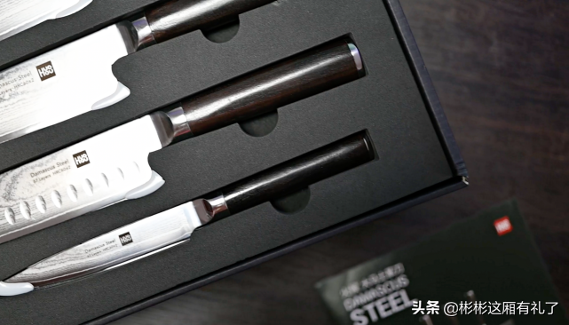 如何选好看好用的菜刀？火候大马士革钢套刀入手