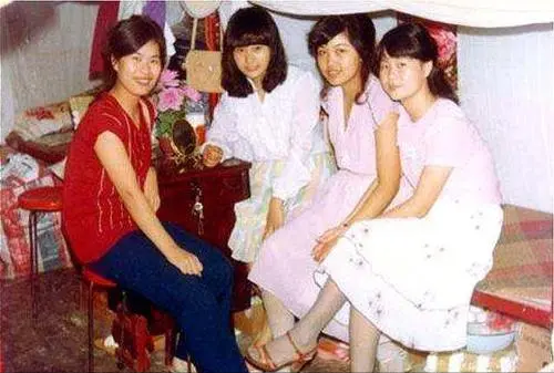 25年前，清华才女朱令在寝室惨遭投毒，追凶无果，这是怎么回事？