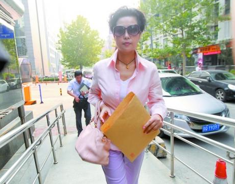 梦鸽“害”17岁李天一成“阶下囚”，“重金保子”失败后怎样了