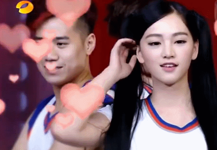 武大女神黄灿灿颜值又滑坡？被质疑脸部填充，与之前“胖”若两人