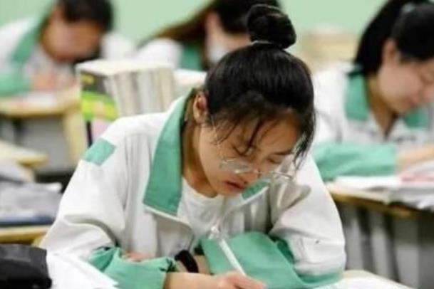 高考阅卷“衡水字体”又火了，叫人豁然开朗，阅卷老师赞不绝口