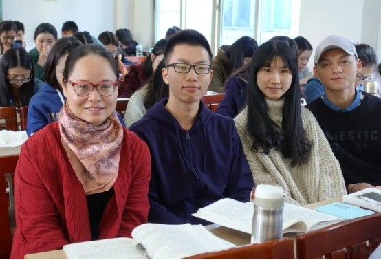 中国二本学生的真实困境：我们成不了精英，也不想回到底层