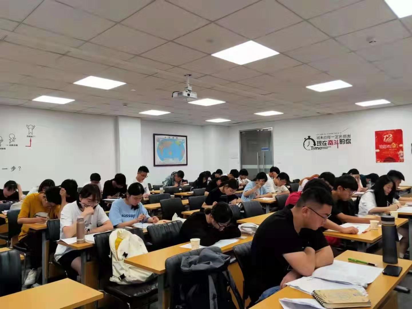 五年制专转本计算机招生院校有哪些，录取率如何？好考吗？