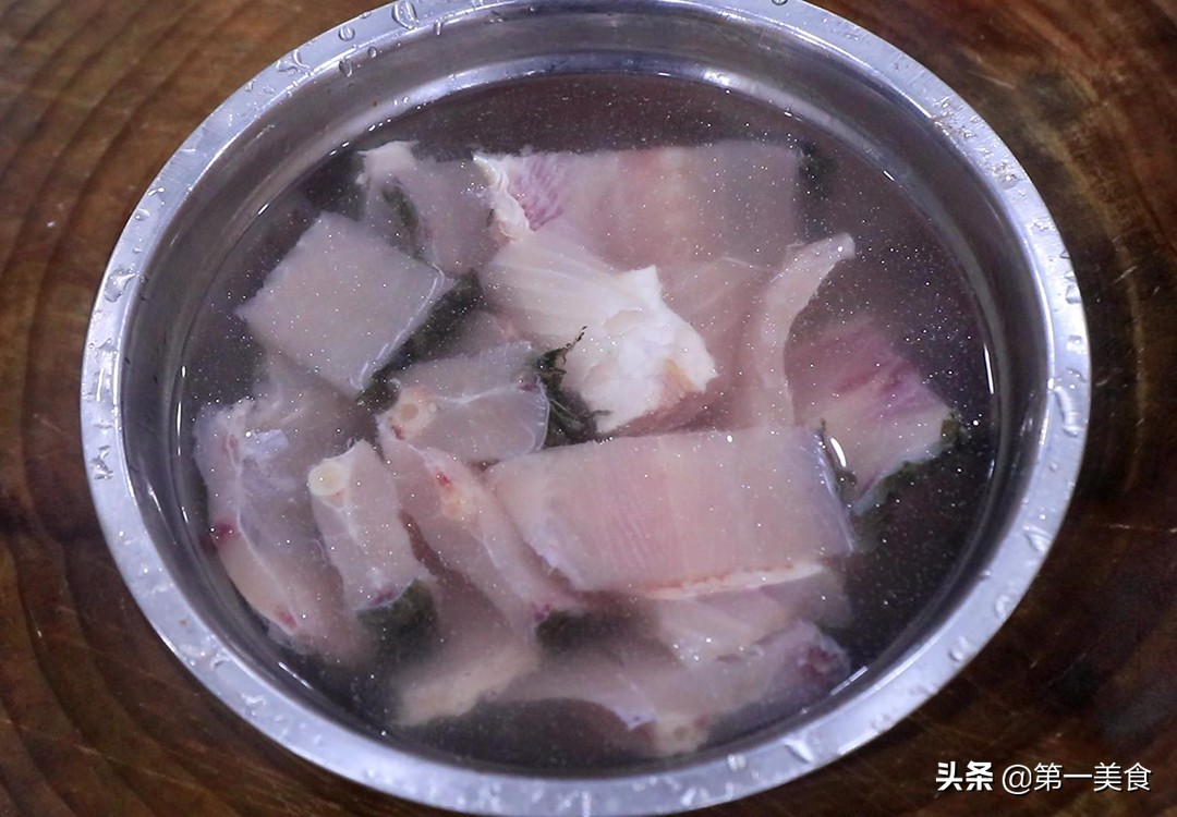 草魚的做法,草魚的做法簡(jiǎn)單又好吃