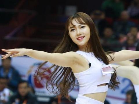 为什么女生穿nba（为何都想加入nba的啦啦队？原因就在这里，吸取流量只是其中之一）