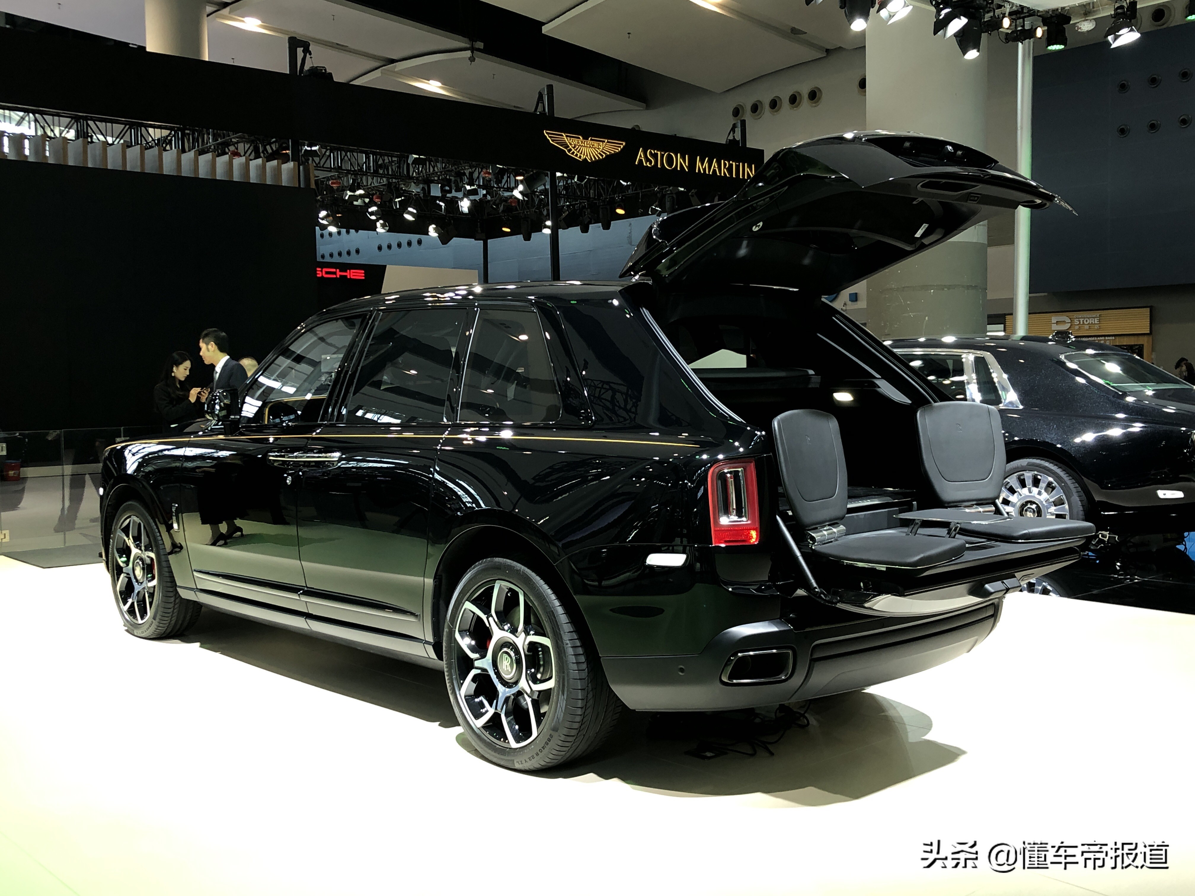 做最独特的自己！劳斯莱斯Black Badge库里南亮相广州车展