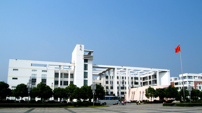 江西南昌县莲塘第一中学.南昌县莲塘第一中学在高中排行榜上表现不俗.