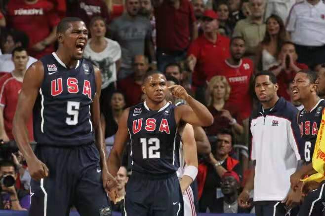 2010年篮球世界杯决赛（一人真的可以带走比赛！2010年世界杯决赛：KD拿下28分惊艳全场，）