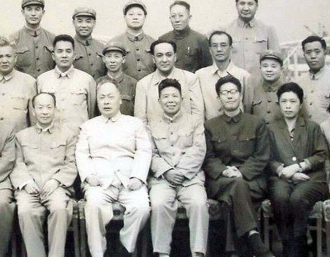 只知王毅、华春莹？这位“燕大校花”才是中国外交部的顶级大咖