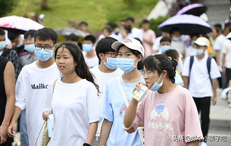 高考“满分”作文，755字的作文却老师都认不全，网友：看个寂寞