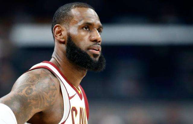 nba为什么不能摔球（绝命七武士！伤兵满营，詹姆斯分身乏术，2015年的骑士有多坎坷？）
