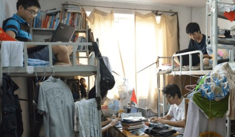 大一新生刚开学，有必要带电脑吗？辅导员给出的建议很中肯