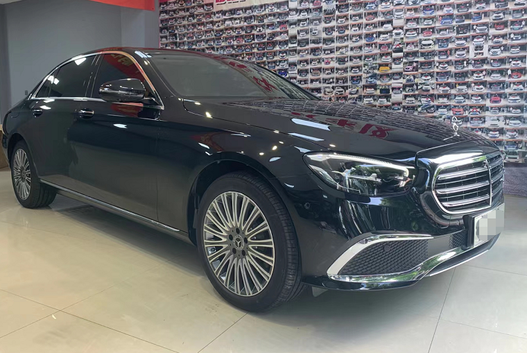 内饰真的很奢侈！体验奔驰E300L，外观酷似S级，但优惠你满意吗？