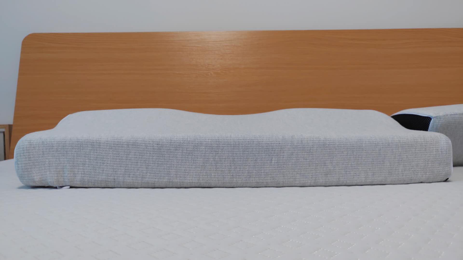 记忆绵枕让你的睡眠更简单(记忆棉床垫和枕头怎么样？试睡体验，帮你发现适合自己的好床垫)