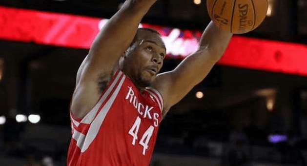 nba球員為什么打完球冷敷（NBA那些離譜的傷病：特雷楊踩裁判致崴腳，一人冰敷睡著直接報銷）