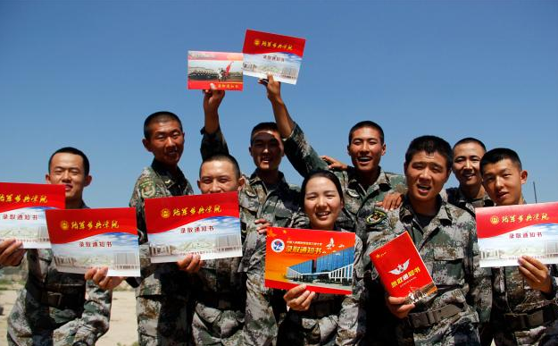 大学毕业当兵好，还是大二结束当兵好？想参军的大学生要知道