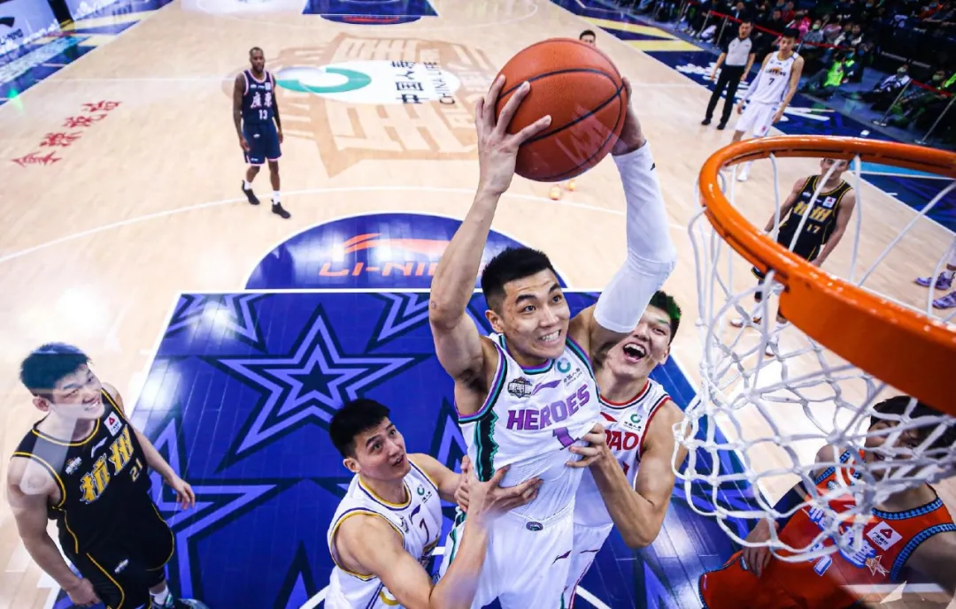 为什么cba扣篮大赛(CBA扣篮大赛秒杀NBA！给张镇麟99分，还有1分怕他骄傲)