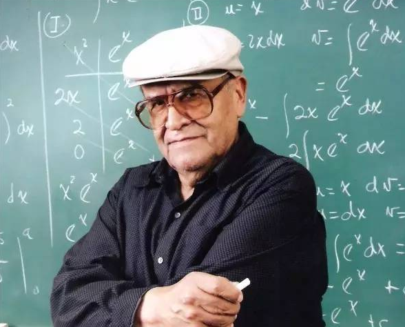 拿菜刀讲课，上课说“黑话”，硬是让400名混混考入名校