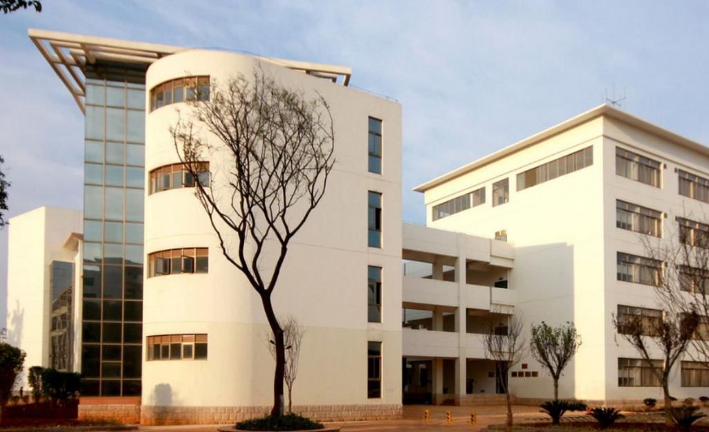 女儿考上民办二本，看到学费后不想去了，老师的话让家长回心转意