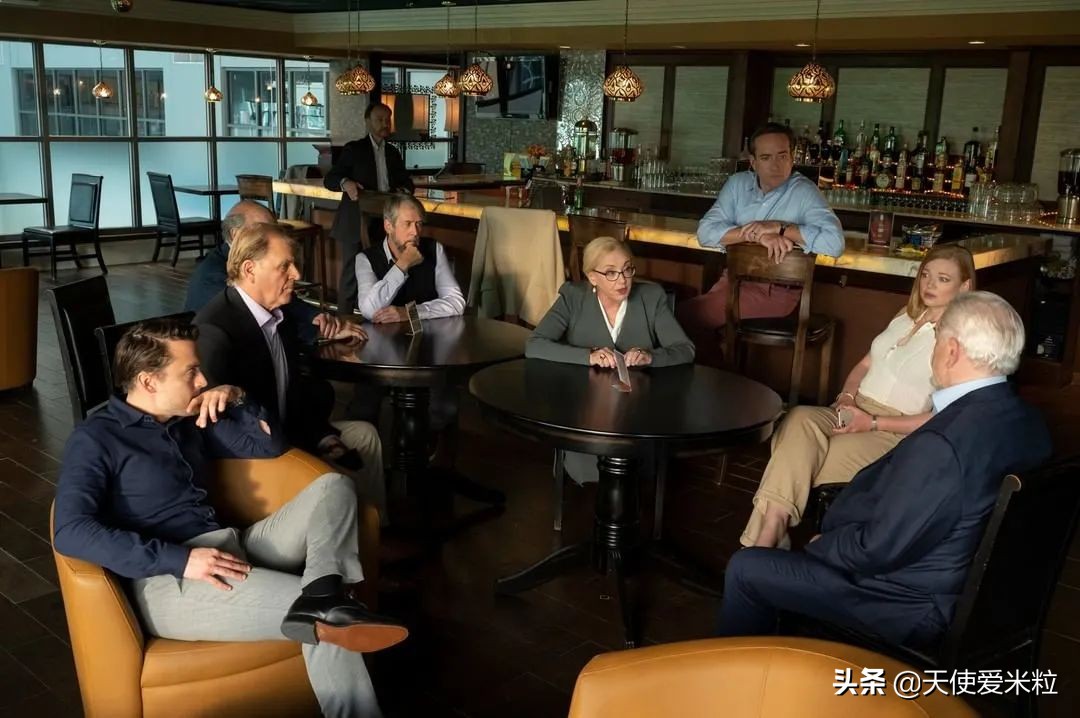 《继承之战》第三季终于来了！长女在戏外悄悄结婚，装饰了《Vogue》的封面。